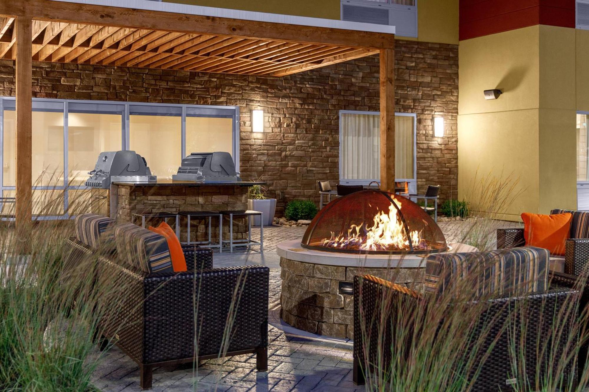 Towneplace Suites Cincinnati Fairfield Exteriér fotografie